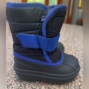 Snow boots. The Children’s Place